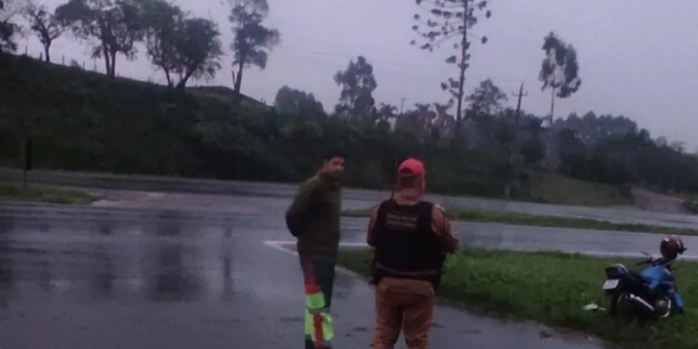 Motocicleta tinha placas de São José dos Pinhais (PR)
