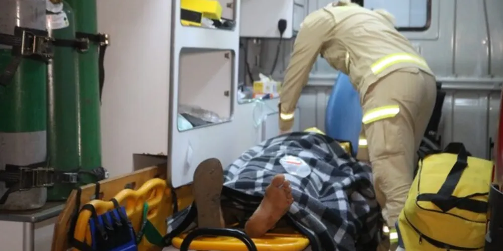 Policiais e guardas municipais realizam buscas para encontrar o autor ou autores do crime