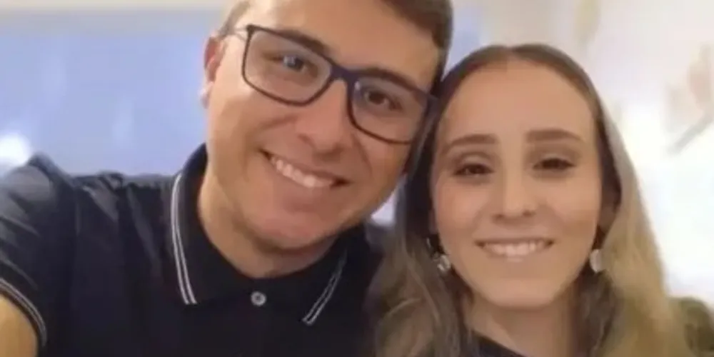 O casal foi morto a tiros por volta das 02h42, no interior de uma casa localizada na rua Polônia, no bairro de Oficinas, em Ponta Grossa