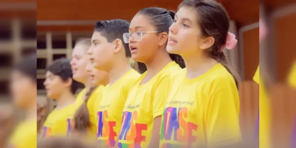 O coro Infantojuvenil Tons e Cores e a Banda Casa Cantante, estão preparando algo inédito para a comunidade