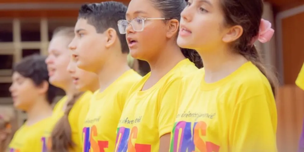 Os coros são divididos em três categorias: coros infantis, coros infantojuvenis e coros jovens