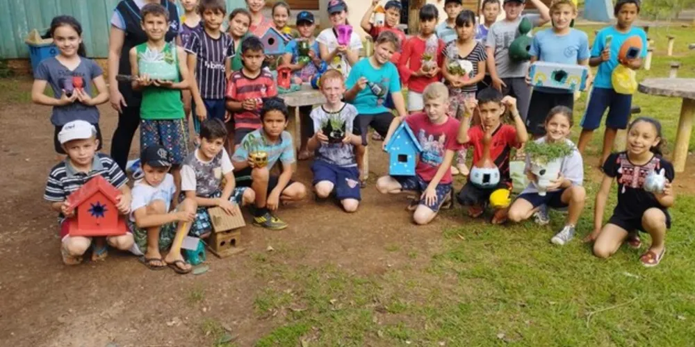 Os trabalhos envolveram os alunos e seus familiares na revitalização e nos cuidados dos espaços da escola