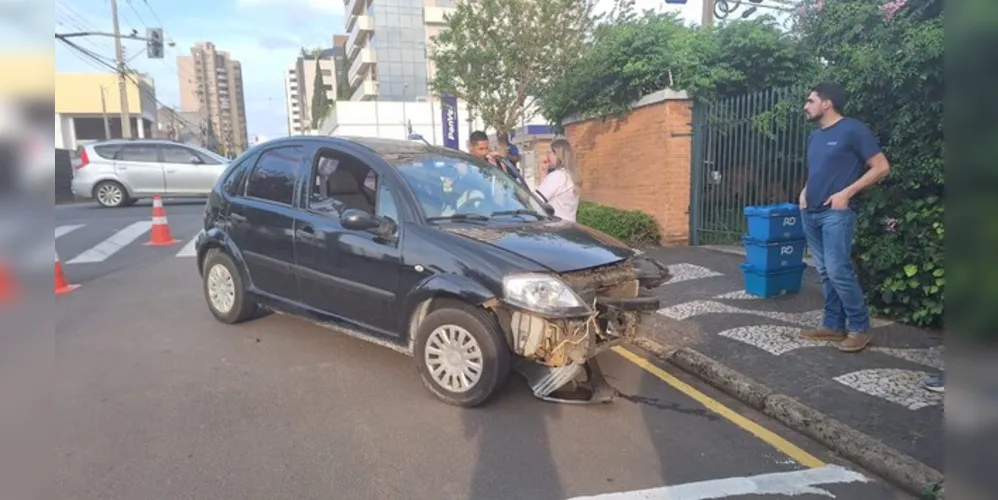 Acidente envolveu um Citroën C3 e um Citroën C4