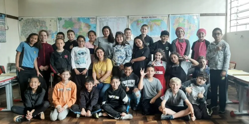 Os trabalhos foram realizados ao longo do ano e envolveram visitas, pesquisas e apresentações