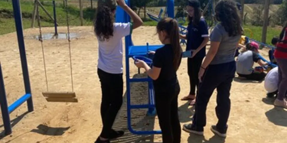 Os reparos foram realizados de forma coletiva pela turma