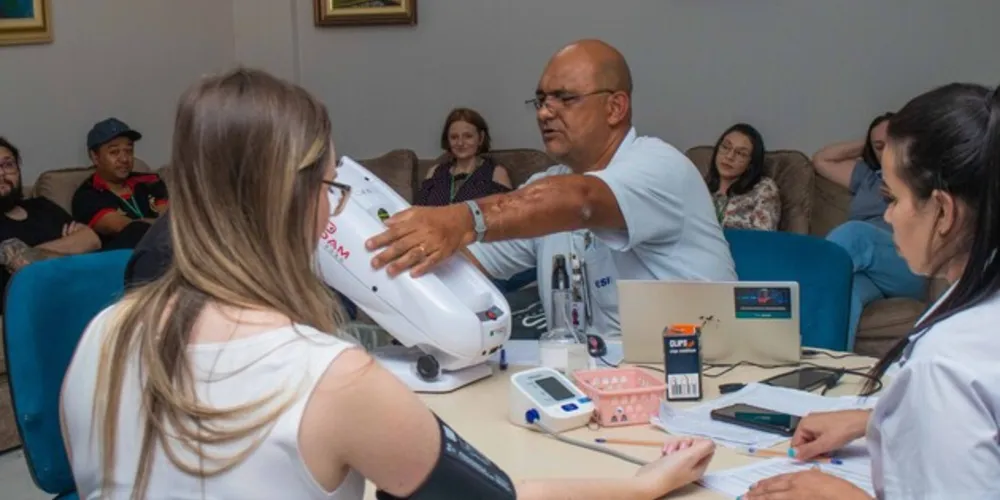 Os funcionários estão sendo convocados em partes até que todos possam ser examinados