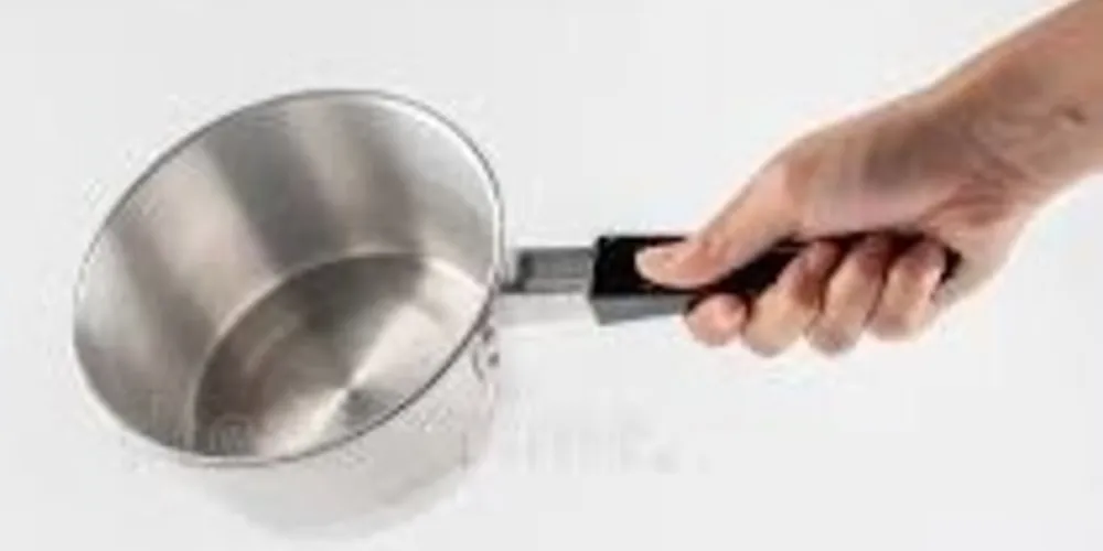 Após a agressão, ele teria sofrido um corte, que provocou sangramento