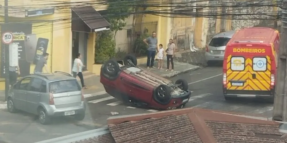 Imagens enviadas ao Portal aRede e Jornal da Manhã mostra a dimensão do acidente