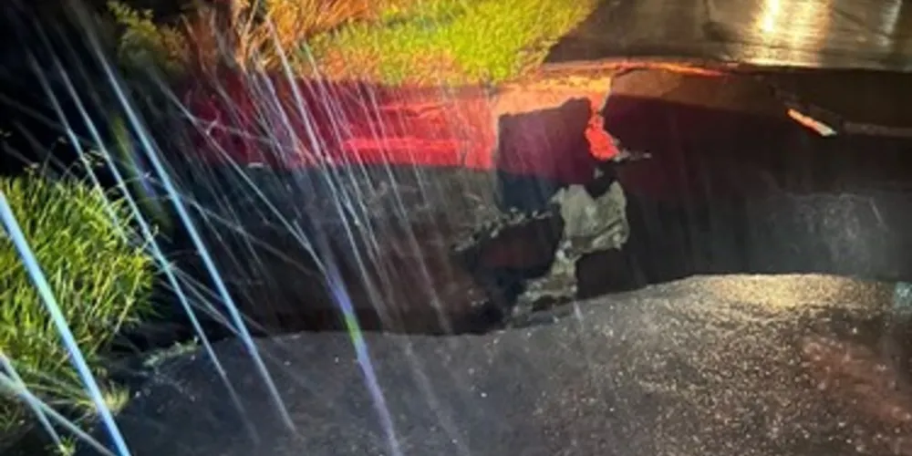 Trânsito está interditado nos dois sentidos