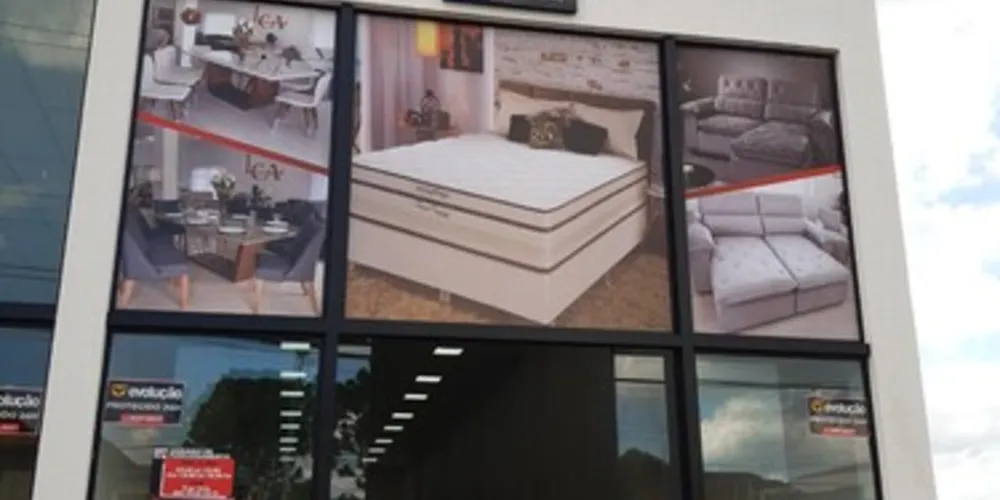 A LCA Móveis & Decorações fica em duas unidades: avenida Carlos Cavalcanti, nº 3355, na região de Uvaranas; e rua Dom Pedro I, nº 421, em Oficinas