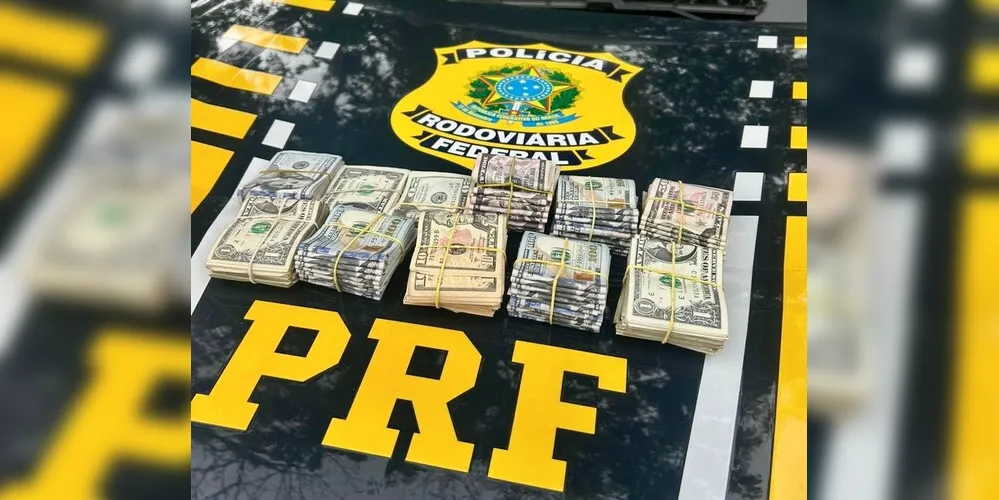 O dinheiro foi apreendido e encaminhado para a Polícia Federal