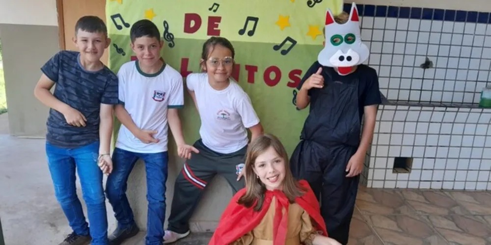 Docente destaca que alunos protagonizaram todos os elementos em preparação de apenas dois dias