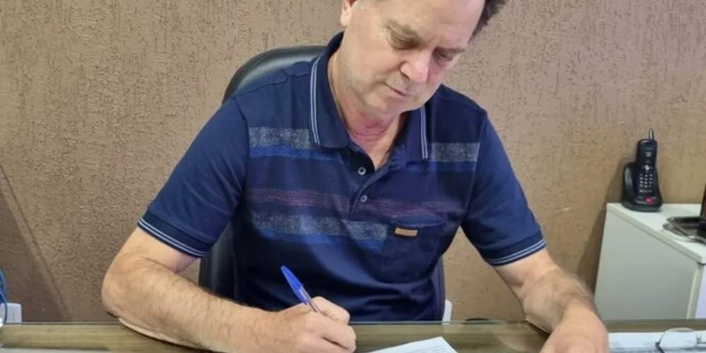 Edital foi assinado pelo prefeito Celso Kubaski (Cidadania) na tarde dessa terça-feira (10)