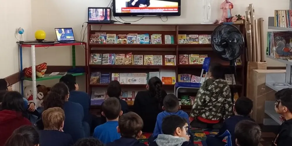 A partir da videoaula do Vamos Ler a turma produziu textos e confeccionou cartazes