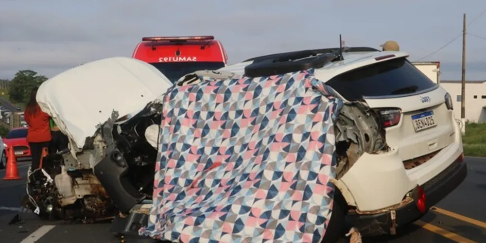 O automóvel vinha de Caiobá, no litoral paranaense, e seguia sentido Londrina