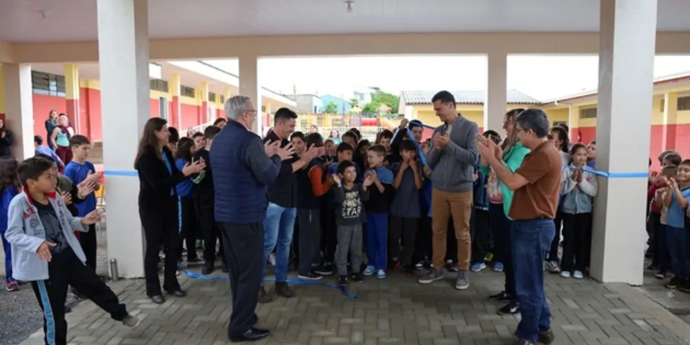 Prefeito Sérgio Belich participou do evento que marcou a conclusão das reformas na escola pública