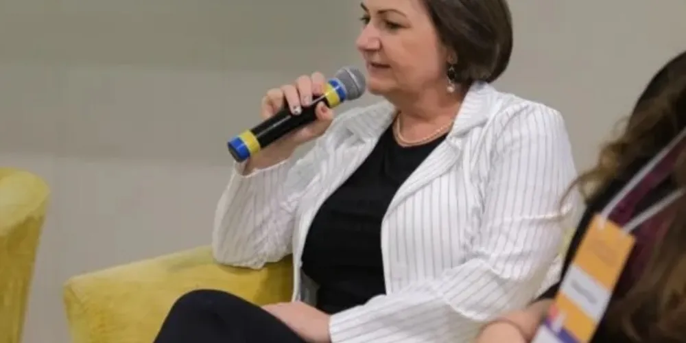 O evento, que será realizado no Cine-Teatro Ópera, terá a secretária Simone Pereira Neves como anfitriã