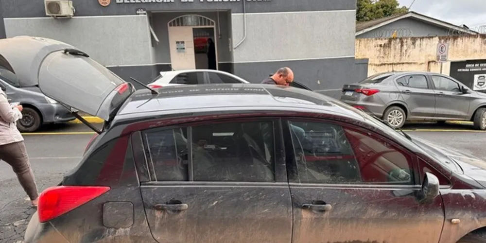 Veículo foi levado para a Delegacia da Polícia Civil