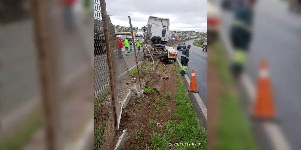 Trânsito está lento na passagem pelo local