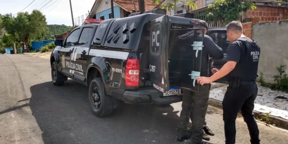 Mandados de busca e apreensão foram cumpridos na manhã deste domingo