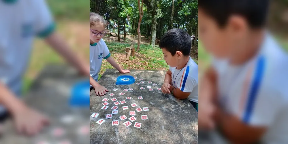 Educadora destaca encantadora e divertida aula, onde alunos aprenderam brincando