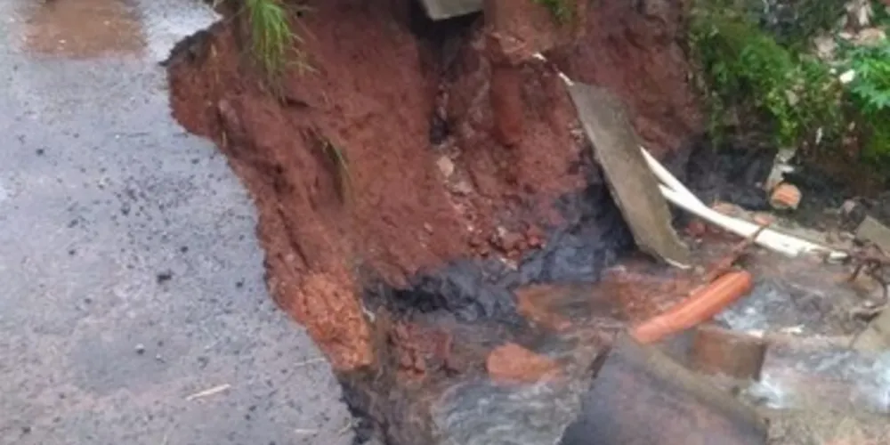 Excesso de chuvas causou estragos em diversos pontos da cidade
