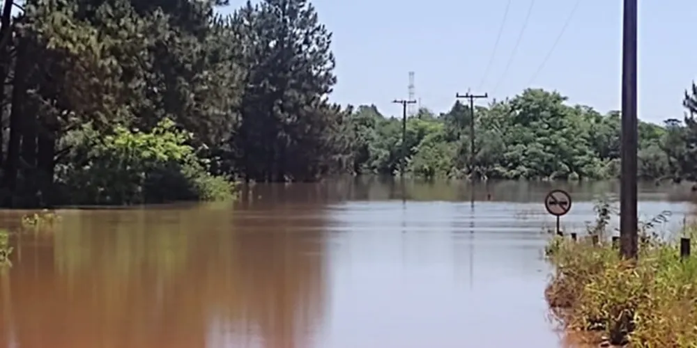 Nível do rio Tibagi segue alto