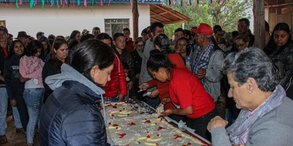 O pré-assentamento, fruto de um acampamento iniciado há duas décadas, é o cenário dessa história de resistência e luta pela terra