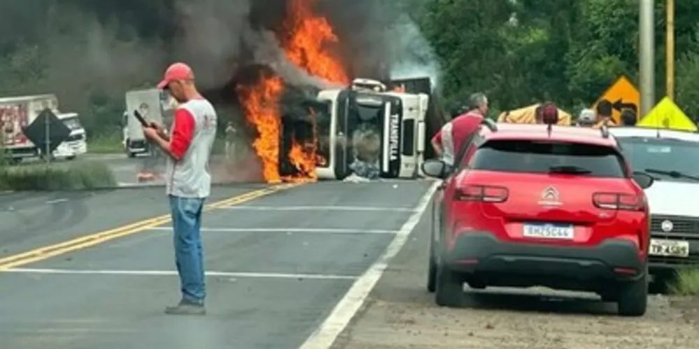 Acidente foi na manhã desta quinta