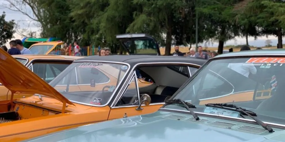 A entrada é R$ 10 e mais um quilo de alimento não perecível ou um brinquedo