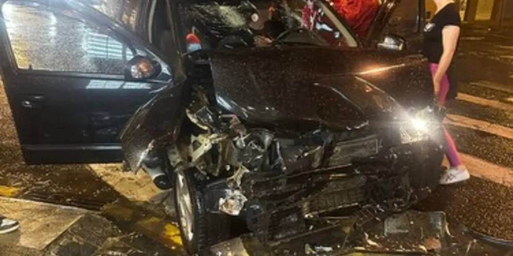 O motorista e o passageiro do Renault Duster assinaram termo de recusa para encaminhamento ao hospital