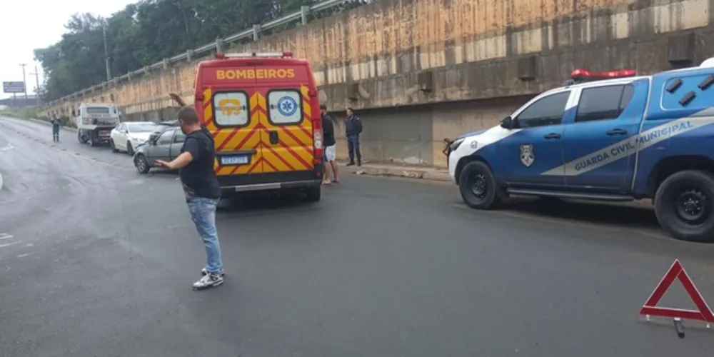 Acidente aconteceu na tarde deste sábado, em Ponta Grossa