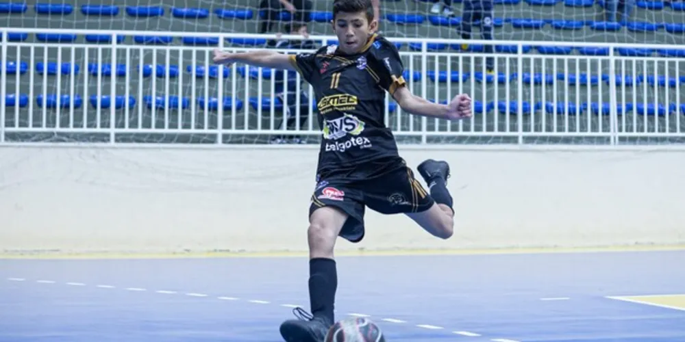 Davi está internado no Hospital Pequeno Príncipe, em Curitiba