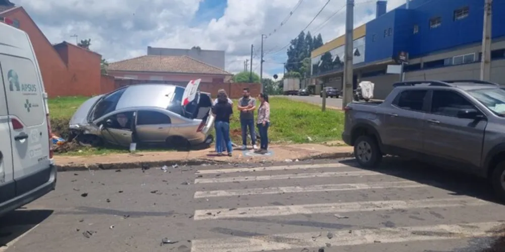 Moradores reclamam que os motoristas não respeitam a sinalização existente no local