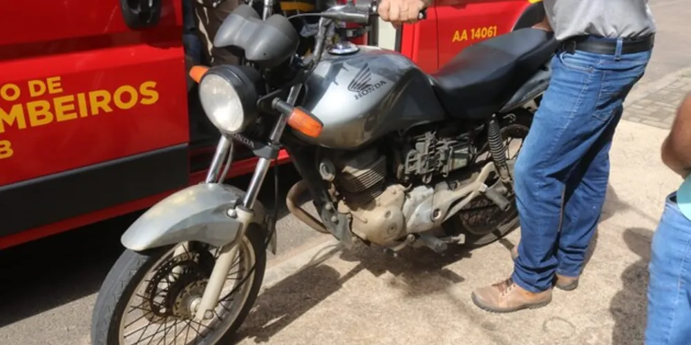 Condutor da moto Honda foi atingido