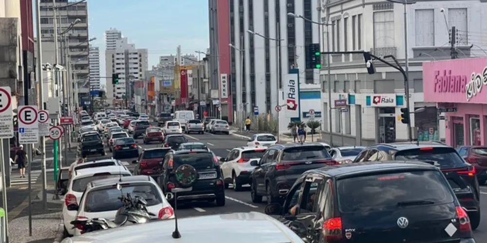 Número de carros segue crescendo em Ponta Grossa