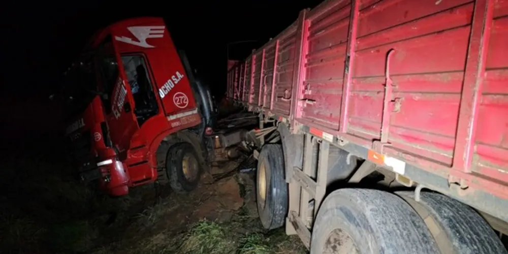 Acidente foi no km 469, no sentido Norte do Paraná, próximo a um posto de combustíveis