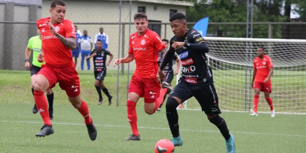 Partida foi disputada neste sábado no CT do Caju