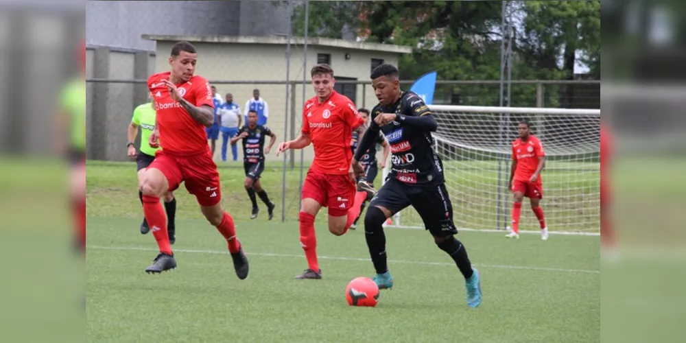 Partida foi disputada neste sábado no CT do Caju