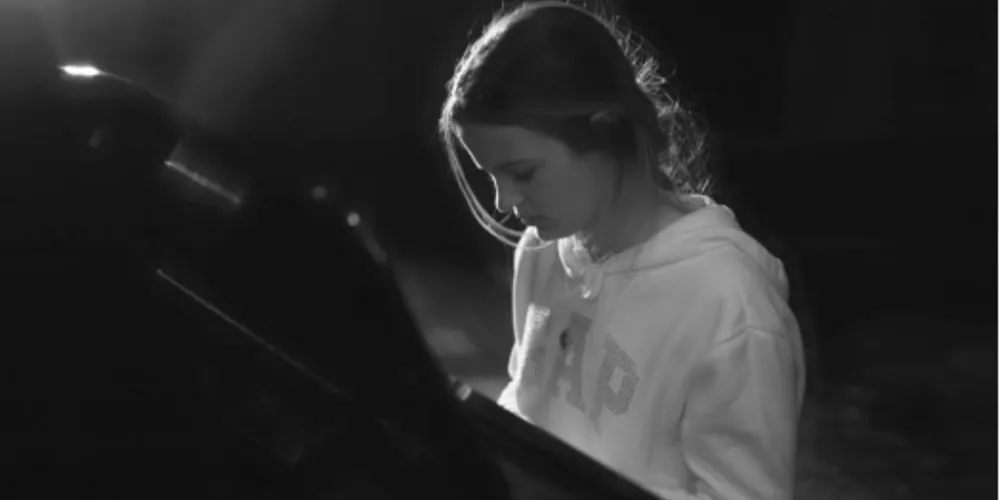 Aos 14 anos, Giovanna revela ser fã incondicional de Luan Santana desde muito pequena