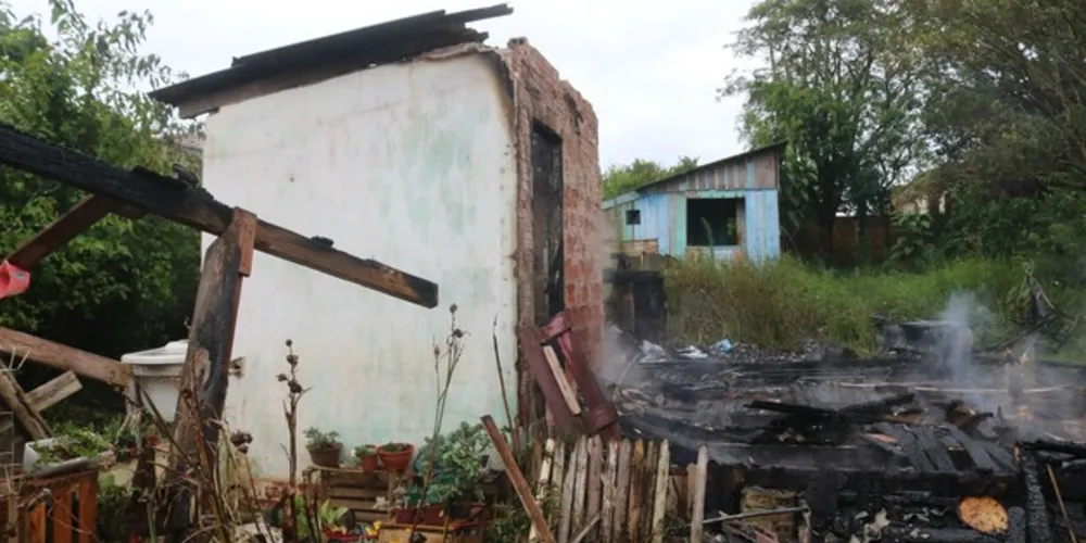 Imagem ilustrativa da imagem Casa é incendiada no Santa Mônica; suspeita inicial é de 'vingança'