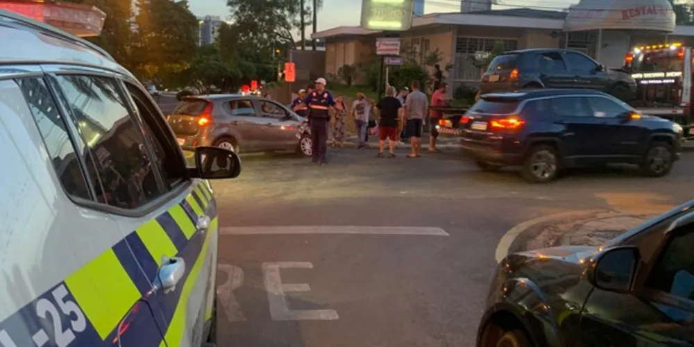 Equipe de trânsito da prefeitura esteve no local.