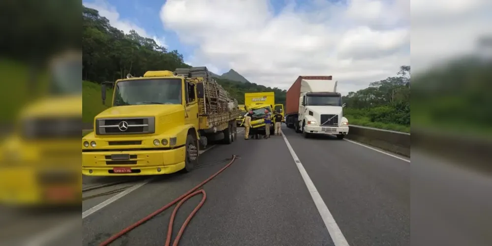 Equipes do Corpo de Bombeiros foram acionadas para atender os feridos