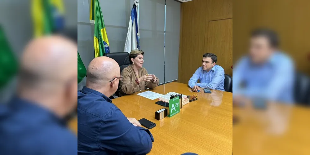 A assinatura do convênio foi feito na prefeitura e contou com a presença da prefeita Elizabeth Schimidt (PSD), dos vereadores Ede Pimentel (PDT), Professor Careca (PSB), Dr Erick (PSDB), e de secretários municipais