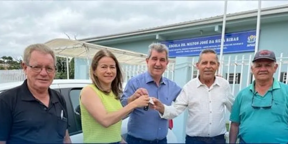 A aquisição do veículo foi uma conquista importante para a Associação de Pais e Amigos dos Excepcionais de Ortigueira