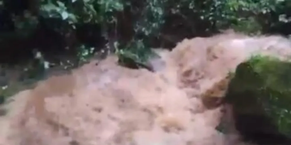 Chuva muda paisagem no Buraco do Padre