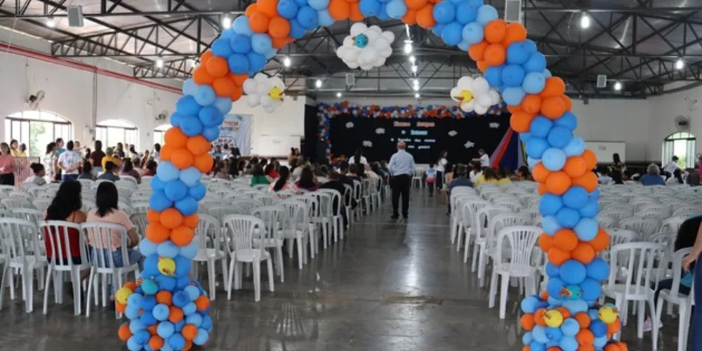Evento promoveu o lançamento do livro Entre Traços e Letras: O Paraíso das Serras e sua Gente"