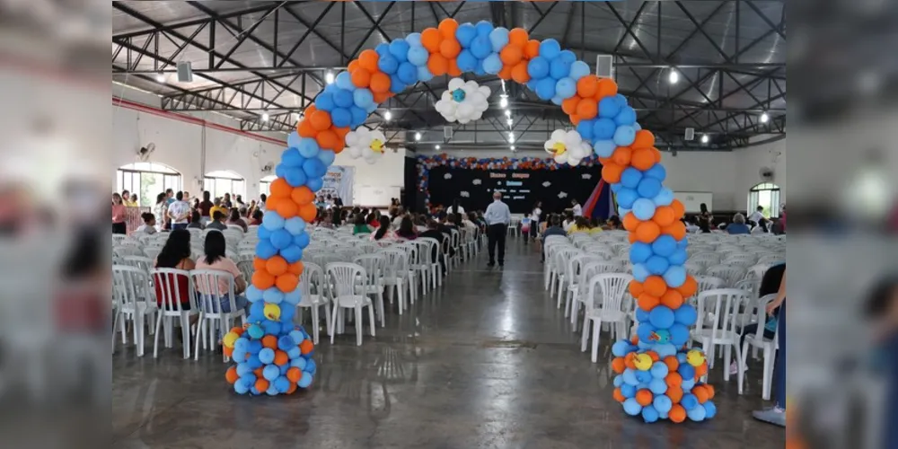 Evento promoveu o lançamento do livro Entre Traços e Letras: O Paraíso das Serras e sua Gente"