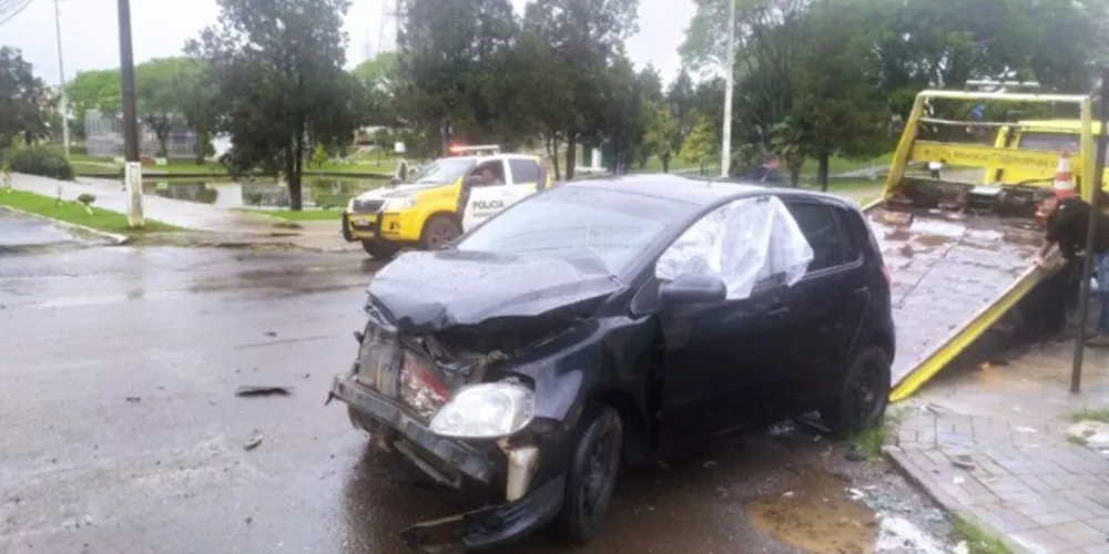 Um acidente deixou três pessoas feridas na PR-459, km 02, em Pinhão (PR), nesta quinta-feira (05)