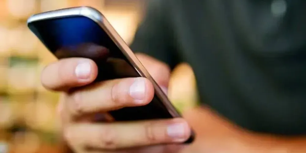 Homem é alvo de criminoso e tem moto e celular roubados